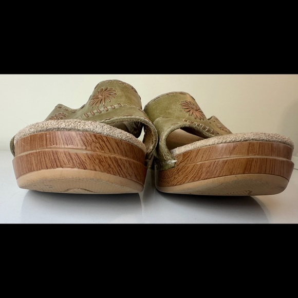 DANSKO Sunny Clogs Sandals Sage Green Leather Shoes Slip Ons Stitching Comfort - Picture 10 of 14